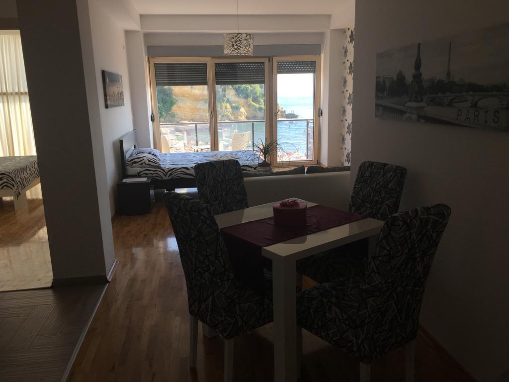 Hotel Cruiser Улцинь Экстерьер фото