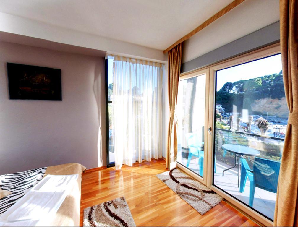 Hotel Cruiser Улцинь Экстерьер фото