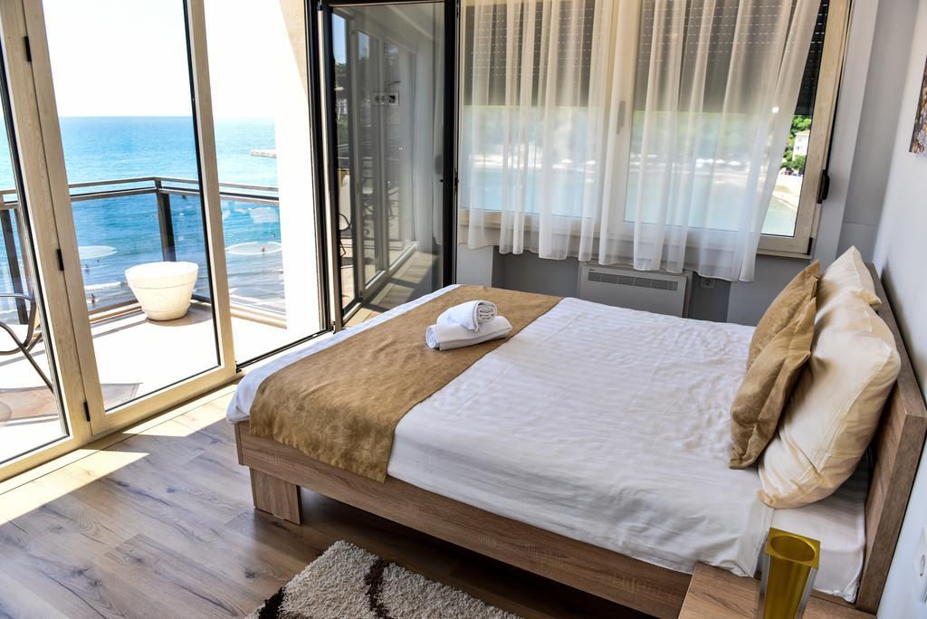 Hotel Cruiser Улцинь Экстерьер фото