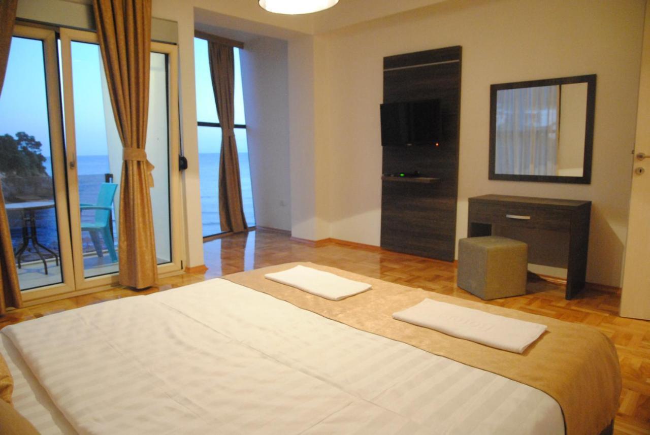 Hotel Cruiser Улцинь Экстерьер фото
