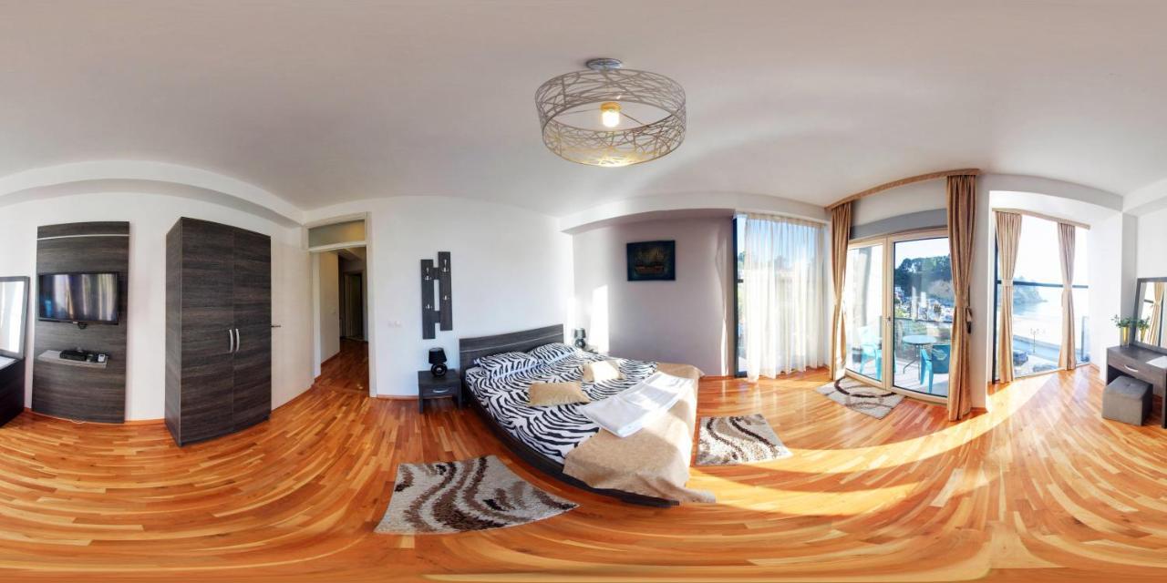Hotel Cruiser Улцинь Экстерьер фото